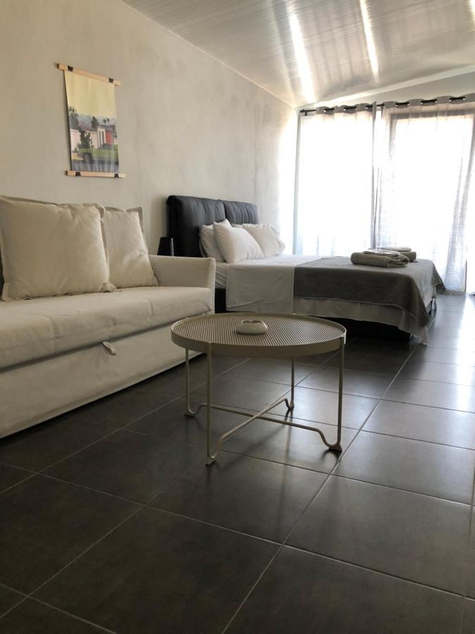 Glykanisos Suites Néa Péramos Extérieur photo