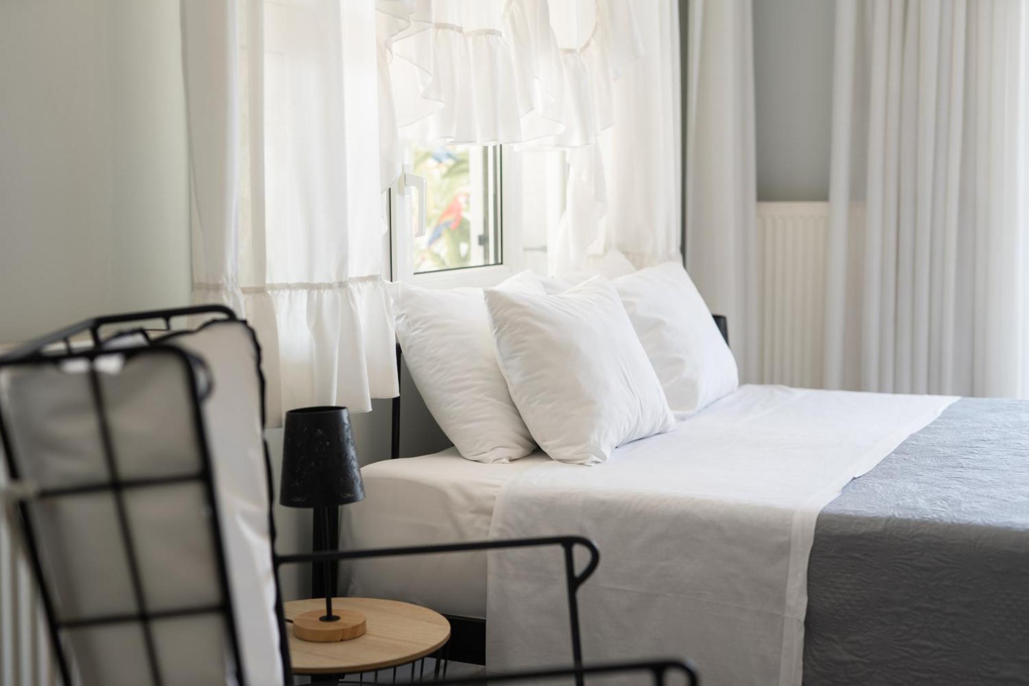 Glykanisos Suites Néa Péramos Extérieur photo