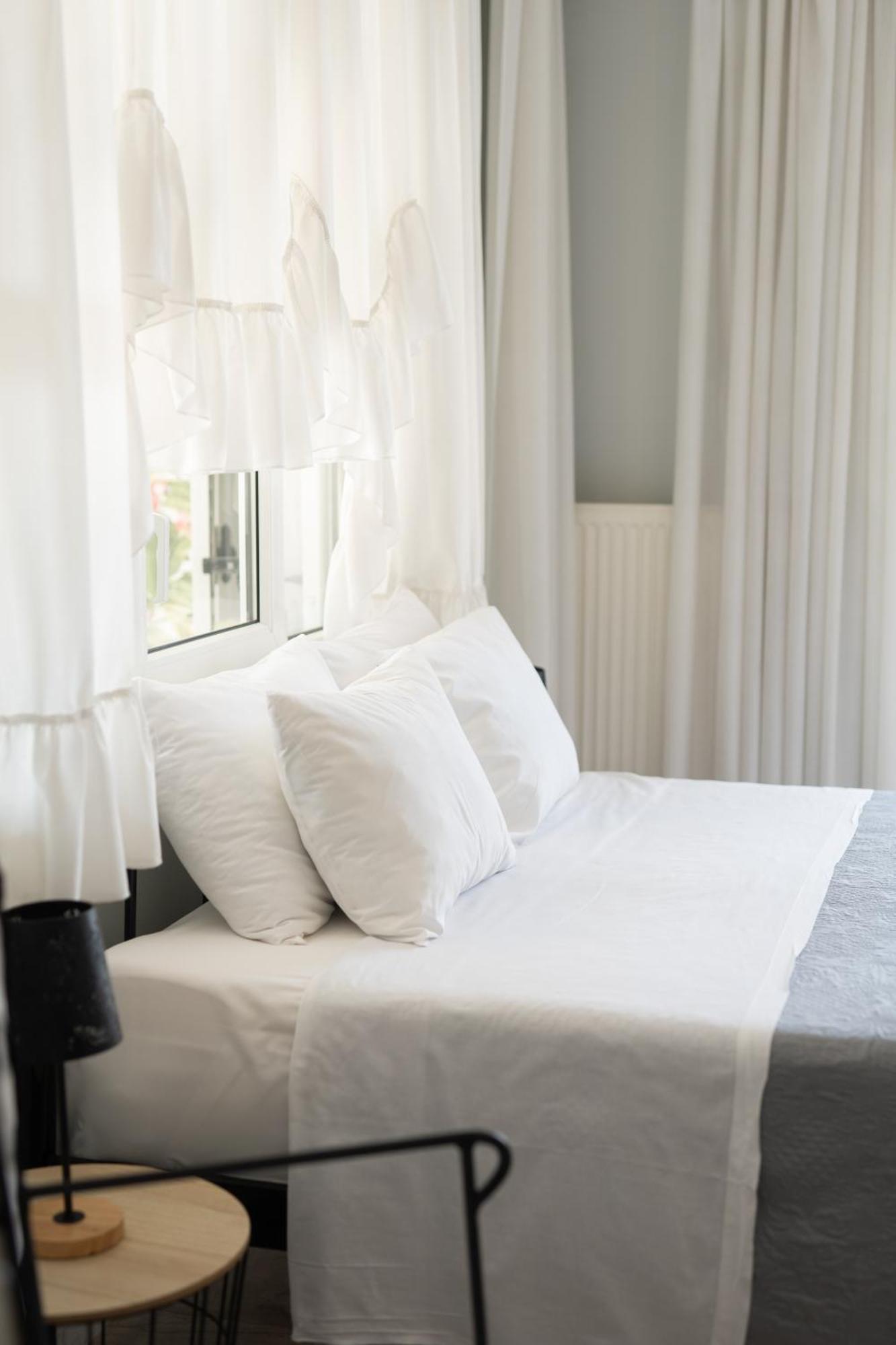 Glykanisos Suites Néa Péramos Extérieur photo