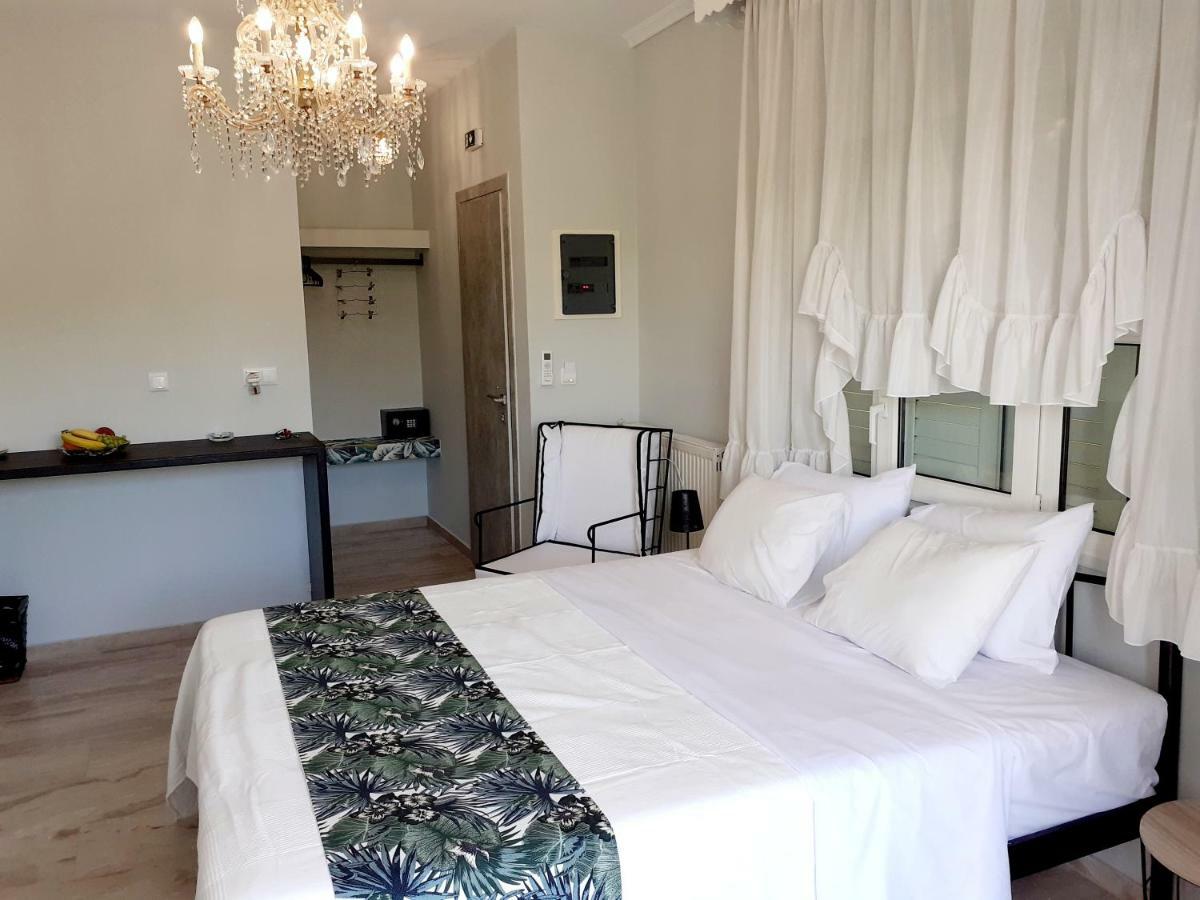 Glykanisos Suites Néa Péramos Extérieur photo